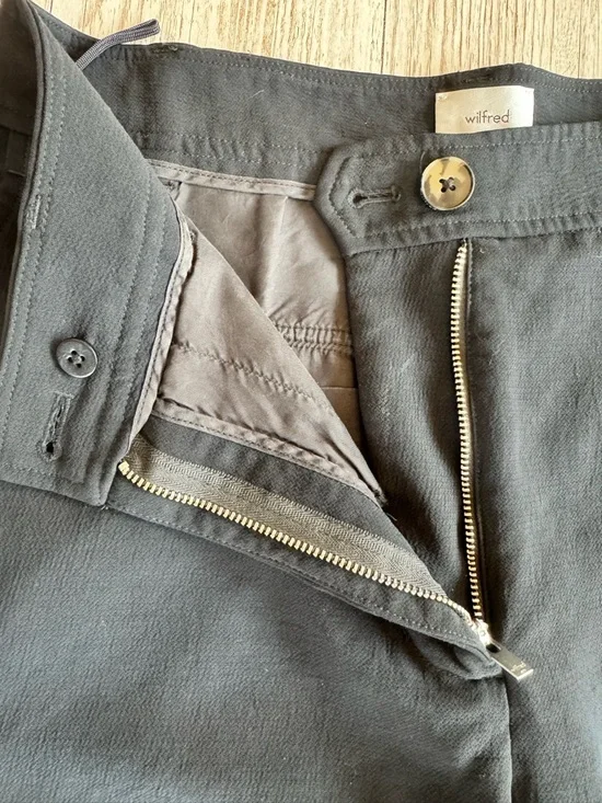 Wilfred by Aritzia Wide Leg Cargo Utility Pants in Black size 8 - Picture 3 of 10